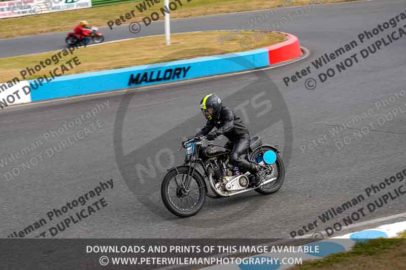 Vintage motorcycle club;eventdigitalimages;mallory park;mallory park trackday photographs;no limits trackdays;peter wileman photography;trackday digital images;trackday photos;vmcc festival 1000 bikes photographs
